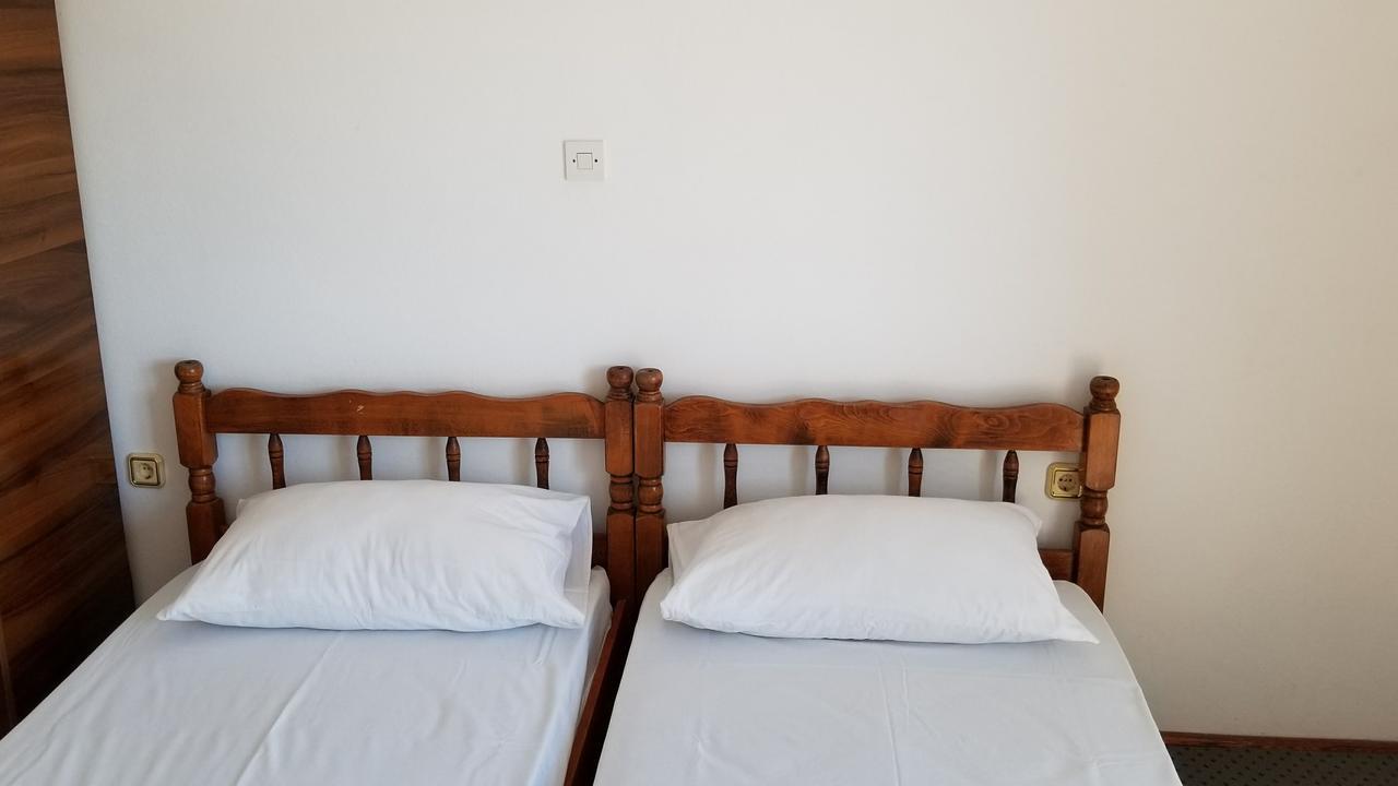 Guesthouse Kodre Улцинь Екстер'єр фото